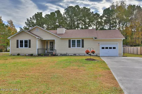 1209 Nine Foot Rd, Newport, NC 28570