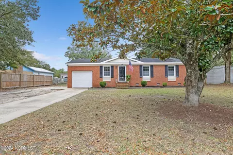 129 Mcquillan Dr, Wilmington, NC 28412