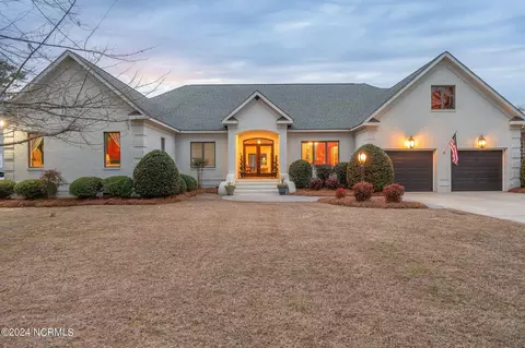 503 Haywood Creek Dr, New Bern, NC 28562