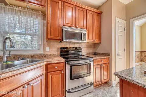 107 Kiskadee Ct, Hampstead, NC 28443 photo 15
