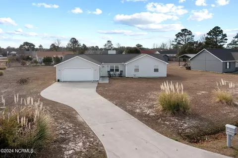 316 Dayrell Dr, Hubert, NC 28539