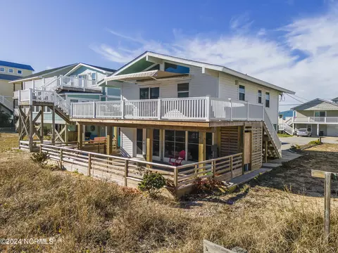 1310 N Topsail Dr, Surf City, NC 28445