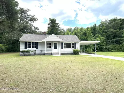 634 Haw Branch Rd, Richlands, NC 28574