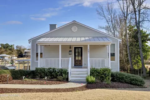 107 Mallard Dr, Hampstead, NC 28443 photo 1