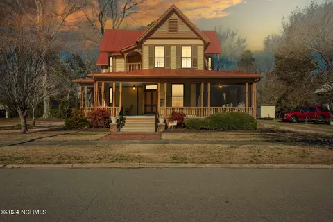 210 W Market St, Hertford, NC 27944