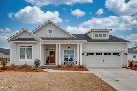 2517 Lakeside Cir, Wilmington, NC 28401