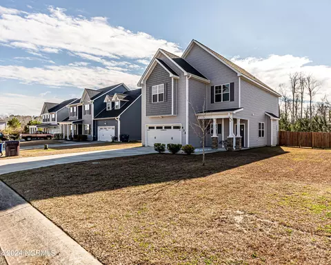 832 Tuscarora Trl, Jacksonville, NC 28546