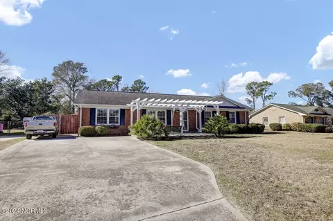 1017 Browning Dr, Wilmington, NC 28405