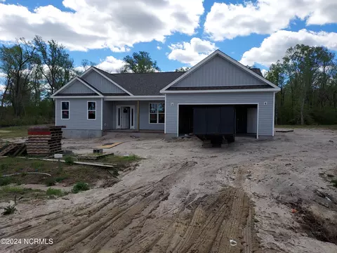 708 Plowshare Ct, Maysville, NC 28555