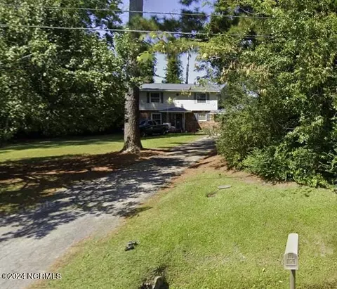 120 Melody Ln, Jacksonville, NC 28540