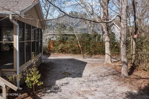 202 Hickory Ln, Hampstead, NC 28443 photo 15