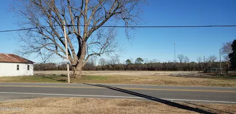 513 S William Hooker Dr, Hookerton, NC 28538