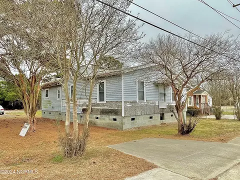 808 Dr Martin Luther King Jr Ave, Edenton, NC 27932