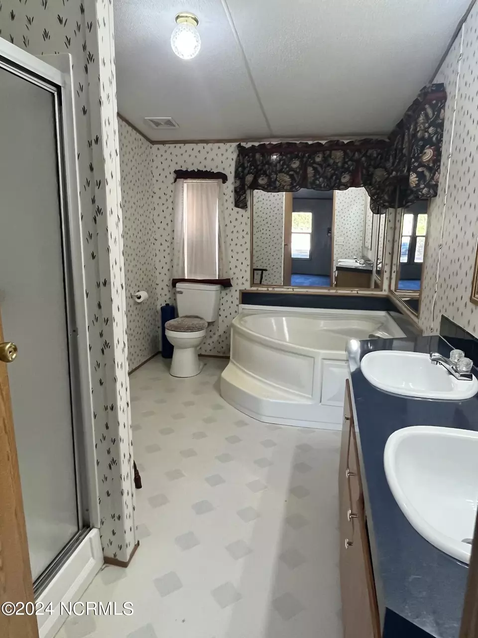 Bath - 545 Us 158 W, Ahoskie, NC 27910 photo 4 of 7