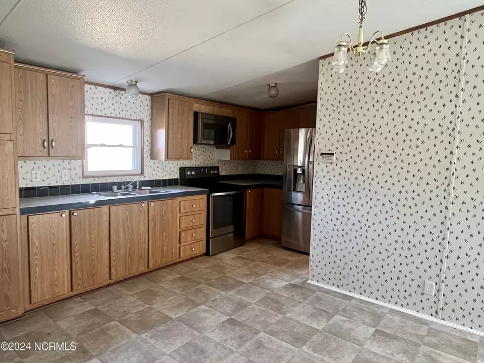 Kitchen - 545 Us 158 W, Ahoskie, NC 27910 photo 2 of 6