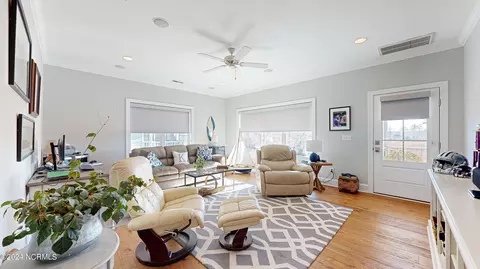 Living - 48 Maritime Ct, Chocowinity, NC 27817 photo 6 of 6