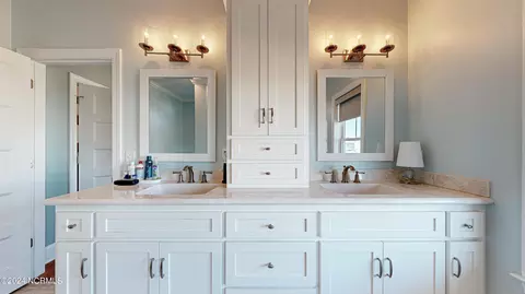 Bath - 48 Maritime Ct, Chocowinity, NC 27817 photo 3 of 9