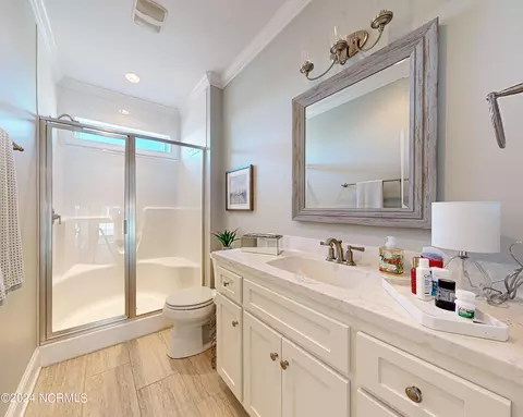 Bath - 48 Maritime Ct, Chocowinity, NC 27817 photo 6 of 9