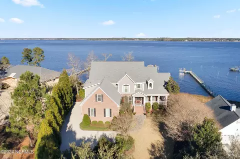 124 Line Boat Ln, Swansboro, NC 28584