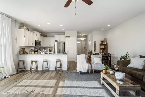 Living - 10 Aspen Rd, Hampstead, NC 28443 photo 5 of 9
