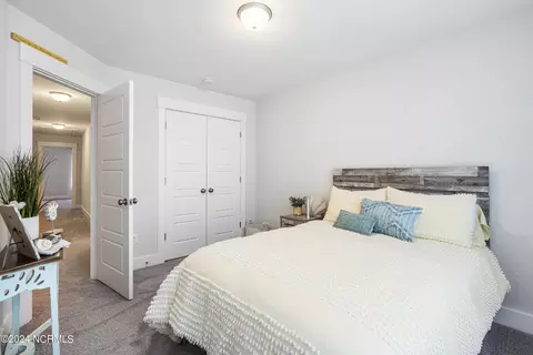 Bedroom - 10 Aspen Rd, Hampstead, NC 28443 photo 2 of 5
