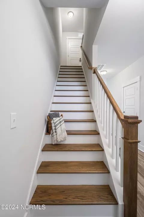 Entry Way - 10 Aspen Rd, Hampstead, NC 28443 photo 4 of 5