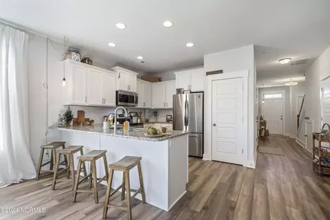 Kitchen - 10 Aspen Rd, Hampstead, NC 28443 photo 3 of 10