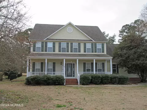 637 Par Dr, Jacksonville, NC 28540