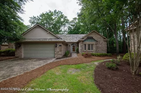 3059 Dartmouth Dr, Greenville, NC 27858