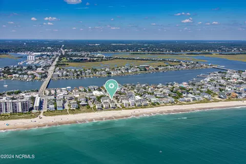 14 E Atlanta St #B, Wrightsville Beach, NC 28480