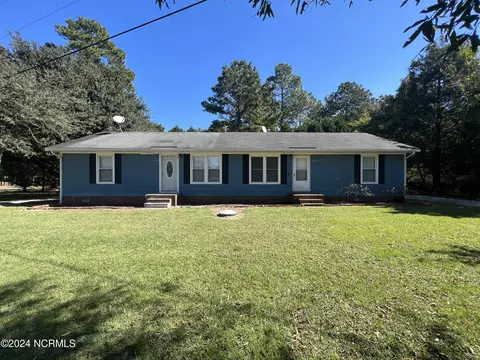 1313 Foster Rd, Grimesland, NC 27837