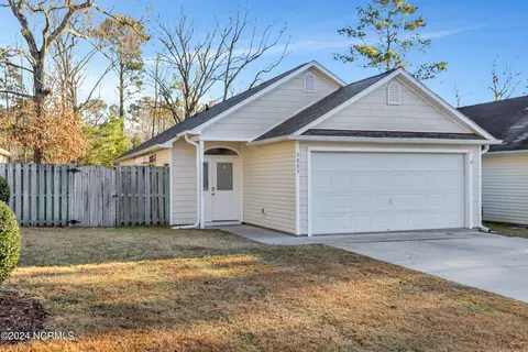 5003 Robinette Rd, Wilmington, NC 28412