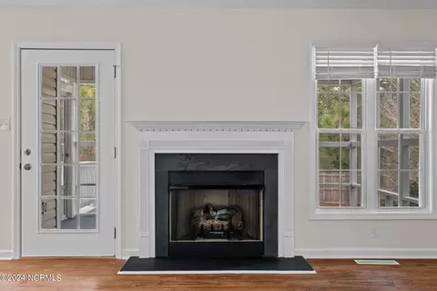 Living - 1640 Longleaf Dr E, Pinehurst, NC 28374 photo 2 of 3
