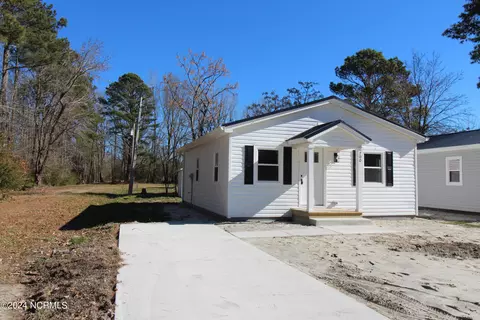 700 Newby St, Elizabeth City, NC 27909