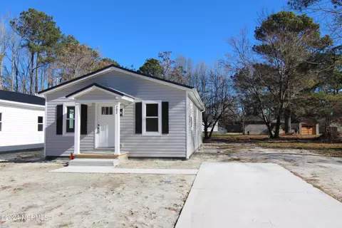 702 Newby St, Elizabeth City, NC 27909