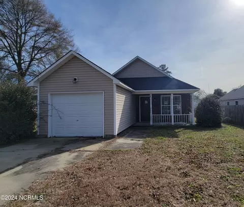 705 Fifth St, Maysville, NC 28555