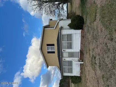 504 Meadstown Rd, Elizabeth City, NC 27909