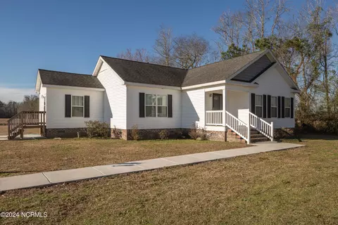 207 Jefferson St, Clinton, NC 28328