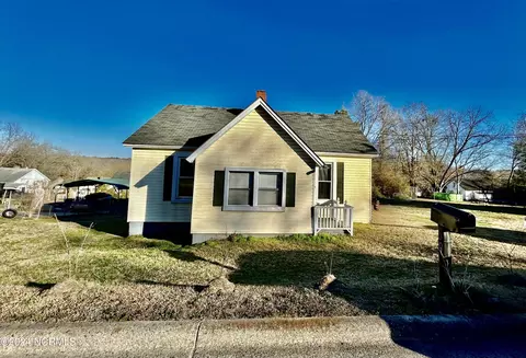 30 Fourth Pee Dee Ave, Rockingham, NC 28379