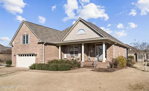 673 Highlands Dr, Hampstead, NC 28443