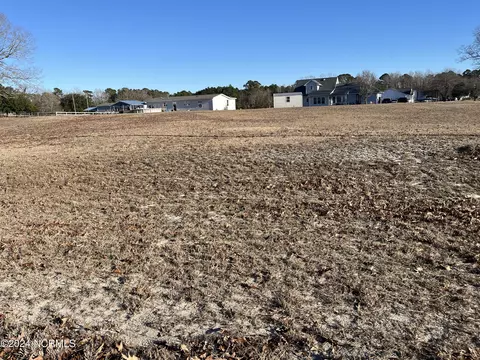 168 Deepwater Dr, Stella, NC 28582
