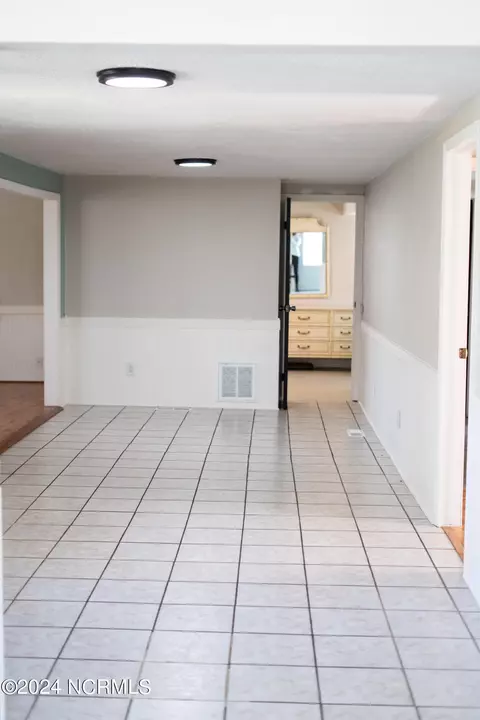 Entry Way - 2146 Us-74, Hamlet, NC 28345 photo 1 of 4
