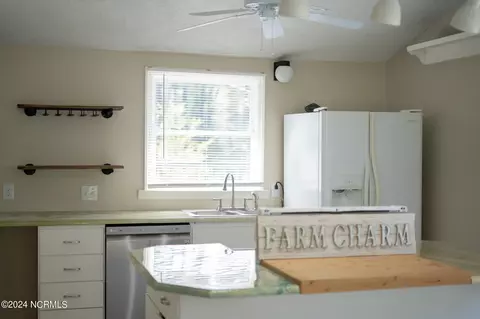 Kitchen - 2146 Us-74, Hamlet, NC 28345 photo 2 of 2