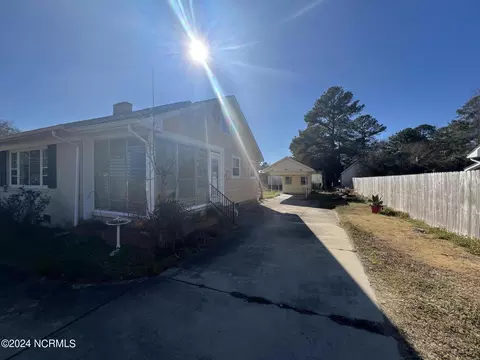 2500 Carey Rd, Kinston, NC 28504