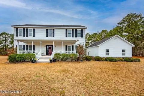 801 Wildwood Pointe Dr, New Bern, NC 28560