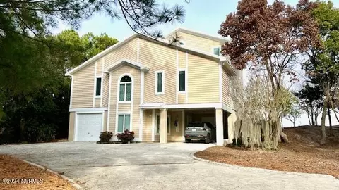 7520 Sound Dr, Emerald Isle, NC 28594