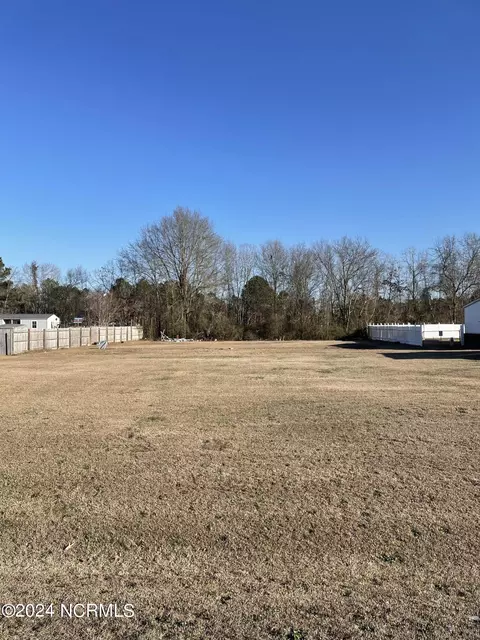 1612 Brown Place Dr, Greenville, NC 27834