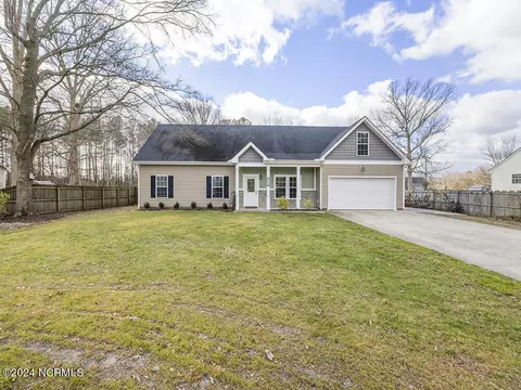 300 Baxter Ln, Moyock, NC 27958