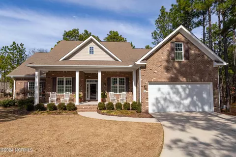 5 Wilkes Ct, Pinehurst, NC 28374