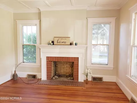 Living - 119 Maple St, Brunswick, NC 28424 photo 2 of 2